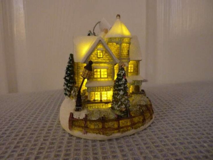 Thomas Kinkade - Holiday Gathering 1998 - Xmas Tree Ornament - Click Image to Close